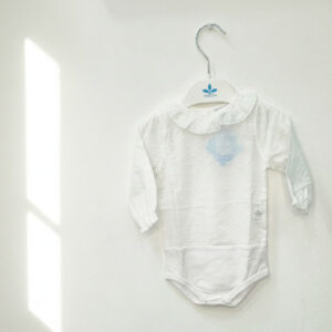 body blusa bebé blanco plumeti